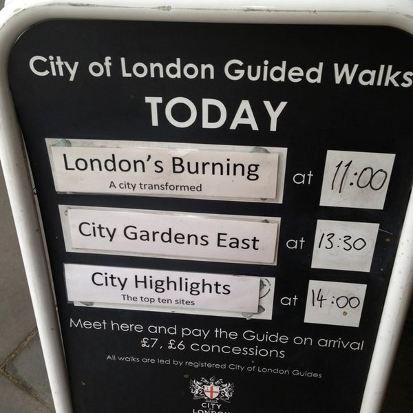 Foto diambil di City of London Information Centre oleh American Tour Guide in London L. pada 8/25/2013