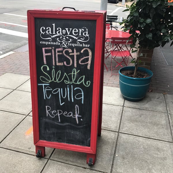 7/21/2017에 James A.님이 Calavera Empanadas &amp; Tequila Bar에서 찍은 사진