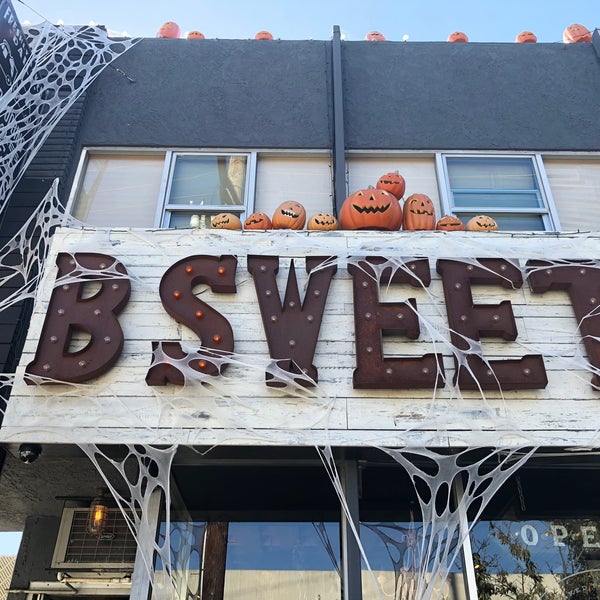 10/18/2019 tarihinde 🌀💋cicielziyaretçi tarafından B Sweet Dessert Bar'de çekilen fotoğraf