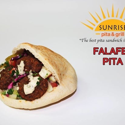 Foto diambil di Sunrise Pita &amp; Grill oleh Shiri F. pada 5/26/2015