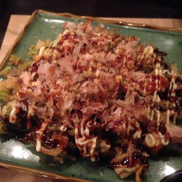 Снимок сделан в Sushi Oishii пользователем Samantha E. 12/25/2013