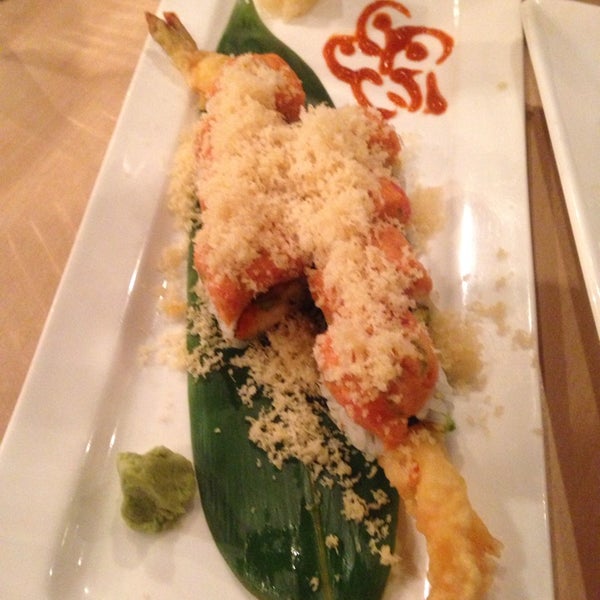 รูปภาพถ่ายที่ Sushi Oishii โดย Samantha E. เมื่อ 12/25/2013