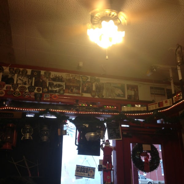 Das Foto wurde bei The Bar-B-Que Caboose Cafe von Joe😎 P. am 12/29/2012 aufgenommen