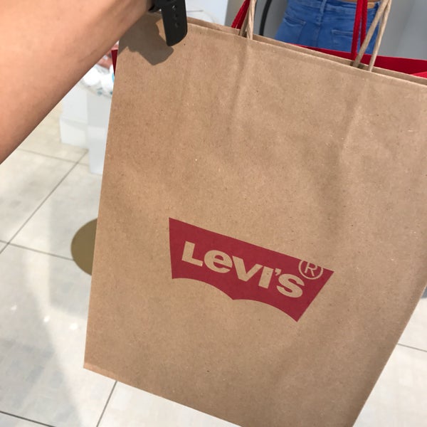 Levi s Store Magasin de vetements a Milan