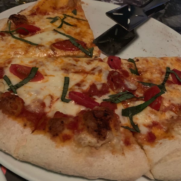 2/11/2019にDimitris L.がSaint&#39;s Bar + Pizzaで撮った写真