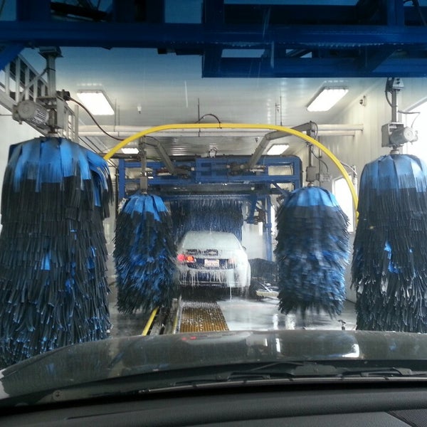 5/25/2014에 David A.님이 LBG Express Car Wash에서 찍은 사진