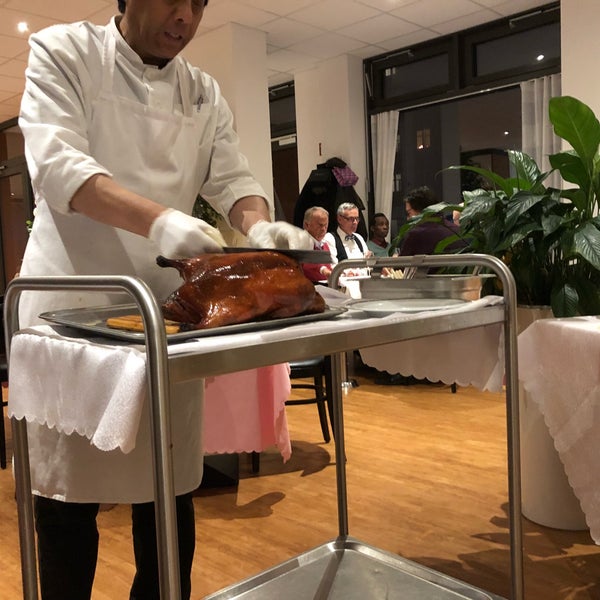 Peking Enten Haus Chinese Restaurant In Hamburg