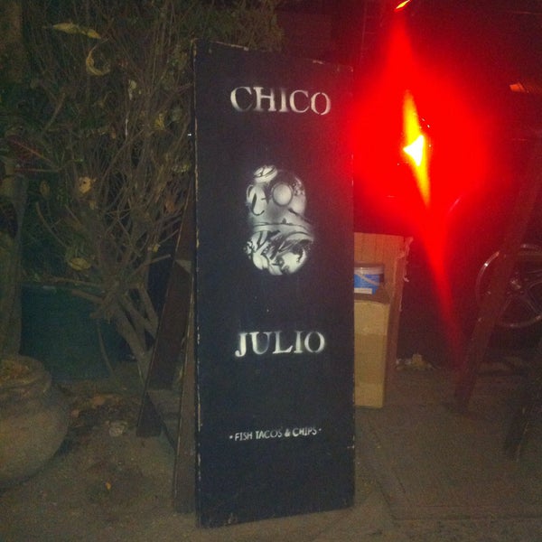 Foto diambil di Restaurante ChicoJulio Mx oleh Milton P. pada 12/8/2014