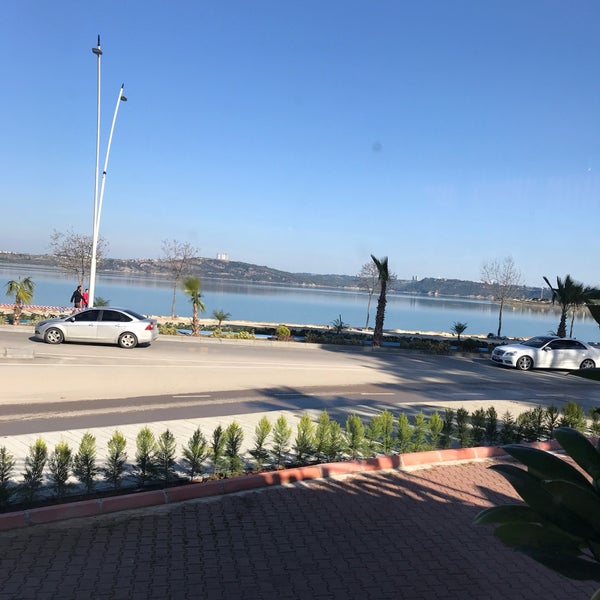 Снимок сделан в Kolcuoğlu Restaurant пользователем Dinçer D. 1/29/2018