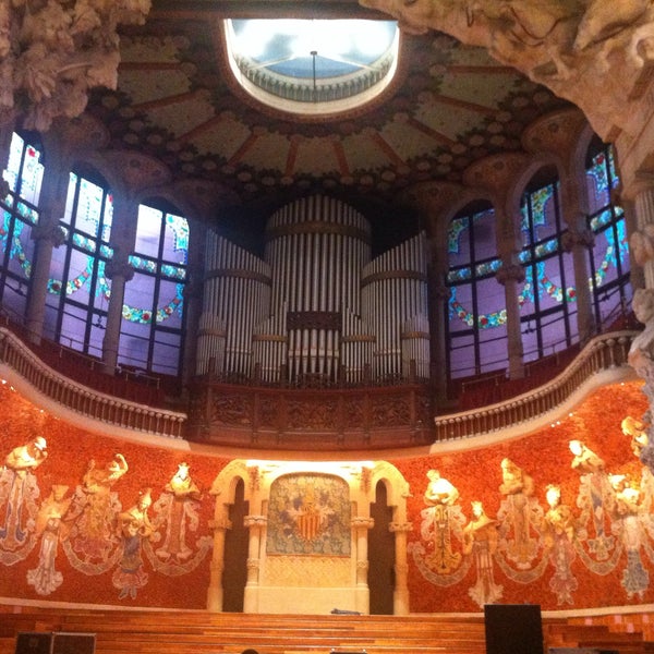 Foto diambil di Palau de la Música Catalana oleh Carolina C. pada 12/27/2014