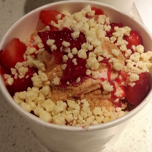 6/20/2015에 tasia h.님이 Twirl Frozen Yogurt에서 찍은 사진