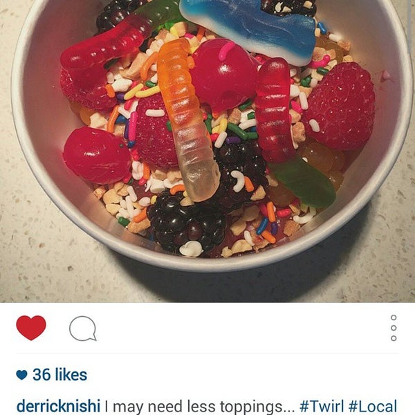 6/22/2015에 tasia h.님이 Twirl Frozen Yogurt에서 찍은 사진