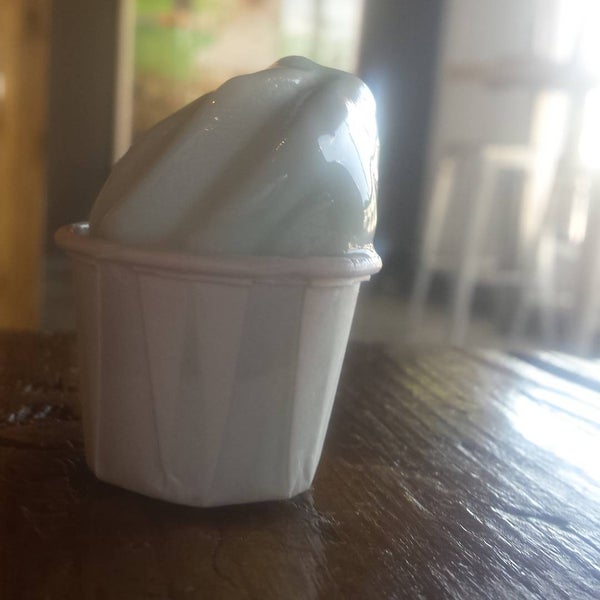 7/10/2015에 tasia h.님이 Twirl Frozen Yogurt에서 찍은 사진
