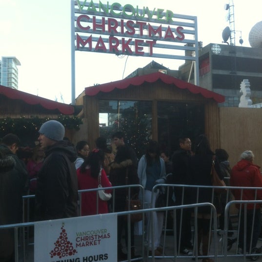 รูปภาพถ่ายที่ Vancouver Christmas Market โดย Caryn Z. เมื่อ 11/24/2012
