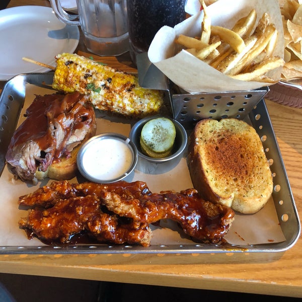 Photo taken at Chili&#39;s Grill &amp; Bar by Sean F. on 9/17/2018