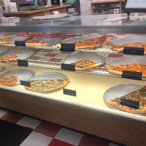9/17/2019에 Sean F.님이 Kaimuki&#39;s Boston Style Pizza에서 찍은 사진