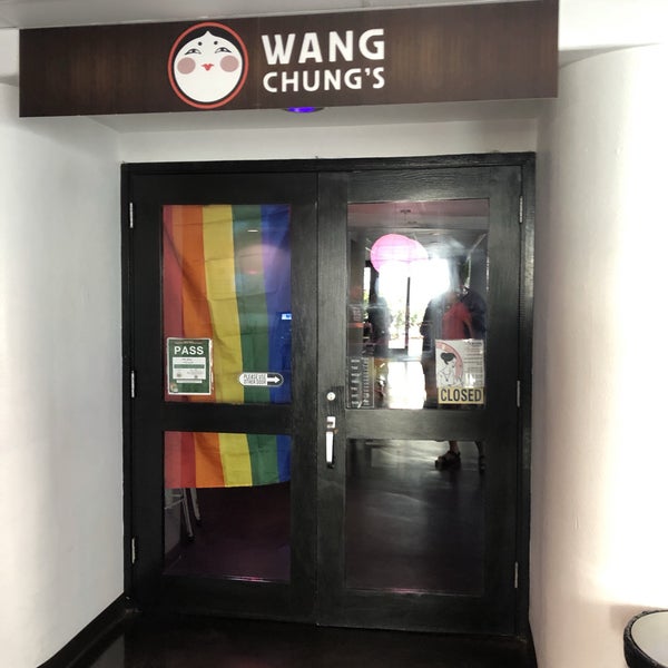 รูปภาพถ่ายที่ Wang Chung&#39;s โดย Sean F. เมื่อ 3/24/2019