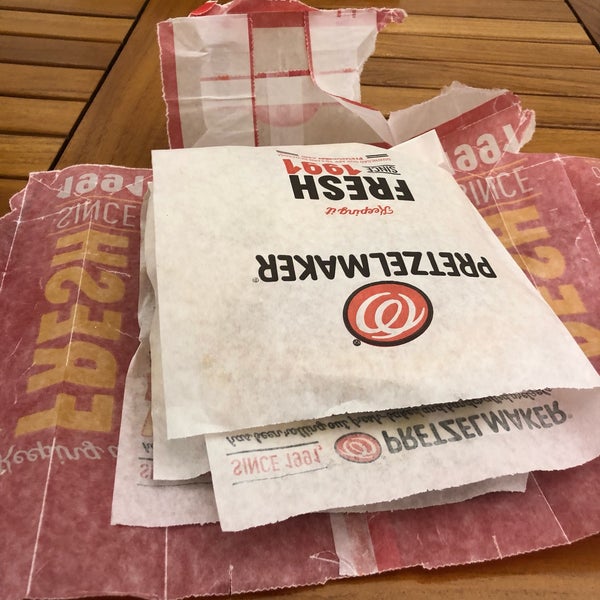 Pretzelmaker Kahala Mall Snack Place in Honolulu