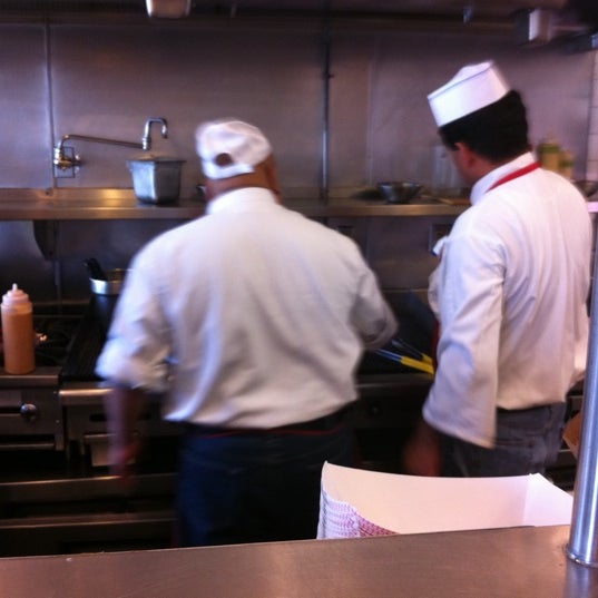 12/24/2010에 Uri K.님이 Jeff&#39;s Gourmet Sausage Factory에서 찍은 사진