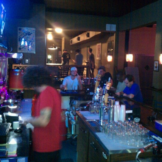Foto diambil di Dmac&#39;s Bar &amp; Grill oleh Christopher H. pada 6/14/2012