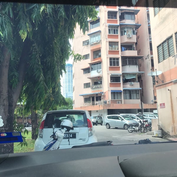 Taman Lembah Sungai Building
