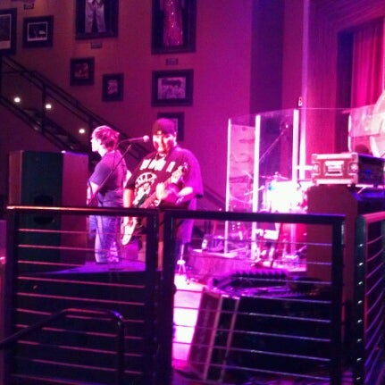 Снимок сделан в Hard Rock Cafe Four Winds пользователем Amanda 11/17/2012