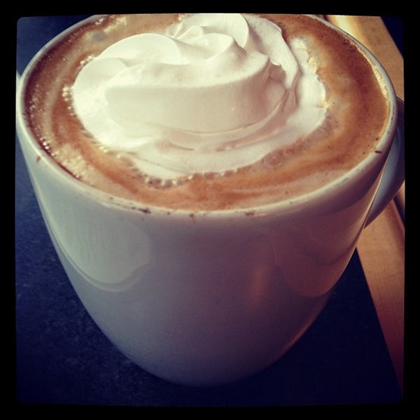 10/14/2013 tarihinde Chelsea P.ziyaretçi tarafından Cafe Milo'de çekilen fotoğraf