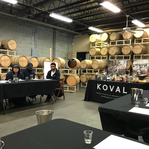 รูปภาพถ่ายที่ Koval Distillery โดย Chris K. เมื่อ 6/10/2018