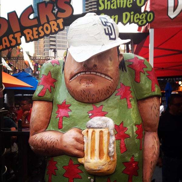 Photo taken at Dick&#39;s Last Resort by Ron C. on 7/18/2015