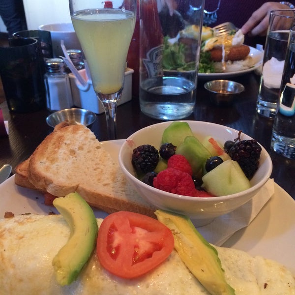 รูปภาพถ่ายที่ Kanela Breakfast Club โดย Amelia C. เมื่อ 12/5/2015