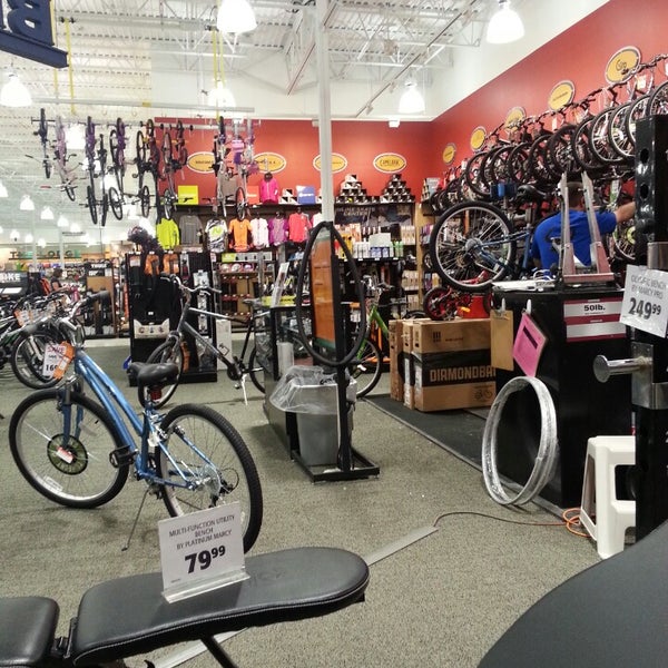 Photos at DICK'S Sporting Goods Sporting Goods Shop in Chesterfield