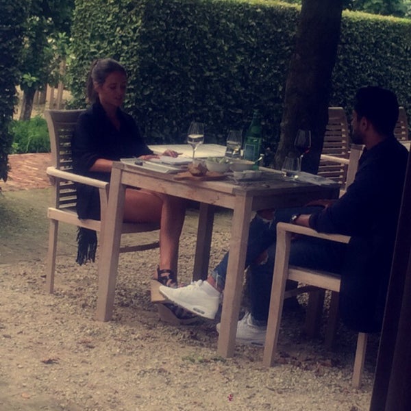 't Oud Gemeentehuis Belgian Restaurant in Hansbeke