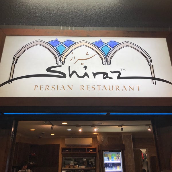 Снимок сделан в Shiraz Persian Restaurant + Bar رستوران ایرانی شیراز пользователем Mell A. 1/1/2018