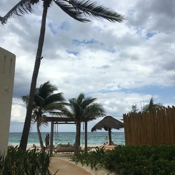 4/21/2016 tarihinde Eugenia P.ziyaretçi tarafından Mahékal Beach Resort'de çekilen fotoğraf
