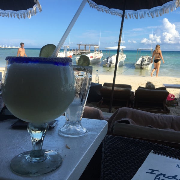 10/8/2016 tarihinde Eugenia P.ziyaretçi tarafından Indigo Beach Club'de çekilen fotoğraf
