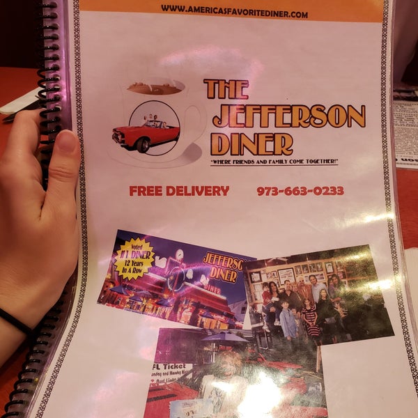 รูปภาพถ่ายที่ Jefferson Diner โดย Erin M. เมื่อ 8/5/2018