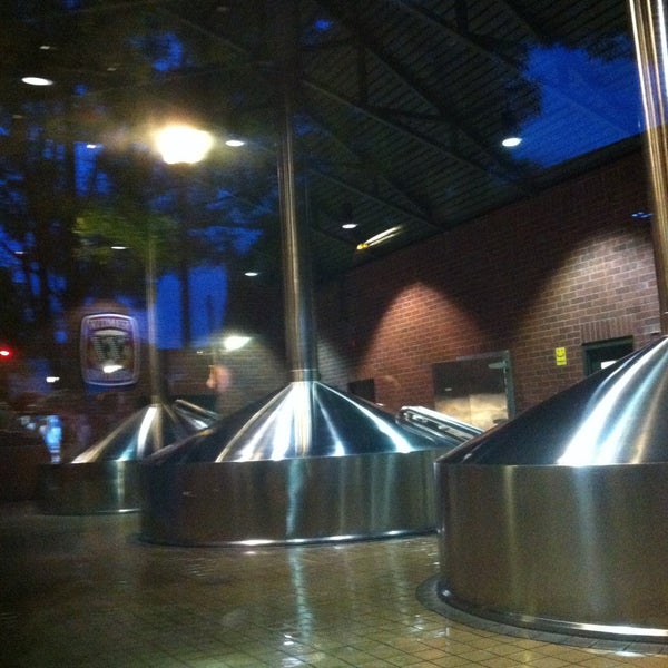 Photo taken at Widmer Brothers Brewing Company by Mitsu N. on 9/22/2022