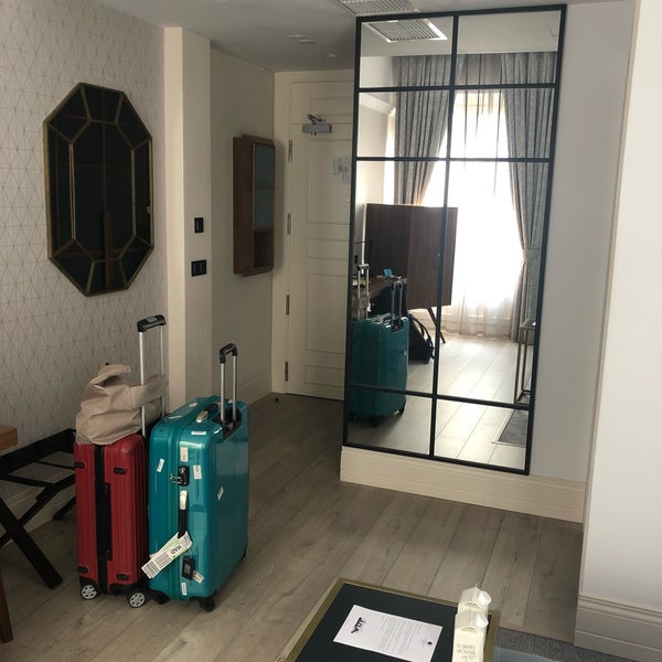 รูปภาพถ่ายที่ DoubleTree by Hilton Madrid - Prado โดย Kenjiro U. เมื่อ 9/13/2019