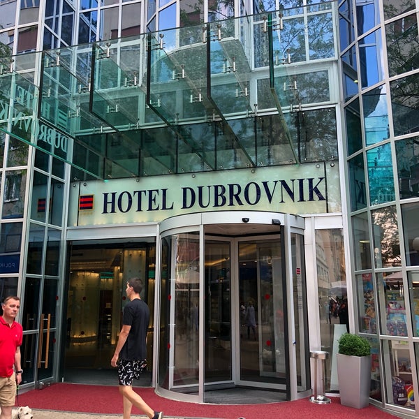Das Foto wurde bei Hotel Dubrovnik von Kenjiro U. am 6/30/2018 aufgenommen