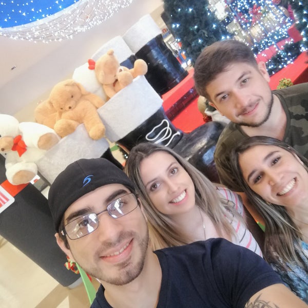 Foto tirada no(a) Pinedo Shopping por Normi em 12/10/2017