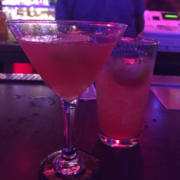Foto tomada en Blondie&#39;s Bar  por Lorelai L. el 2/24/2018