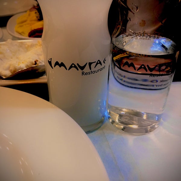 รูปภาพถ่ายที่ Mavra Restaurant โดย Onur K. เมื่อ 3/31/2022