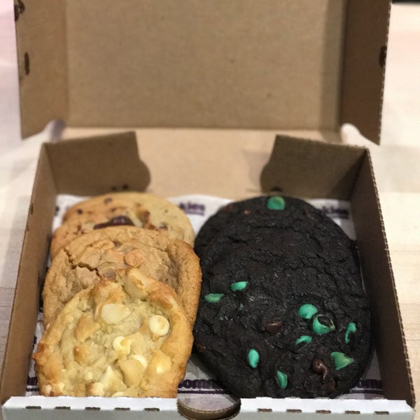 Insomnia Cookies Dessert Shop In Baltimore