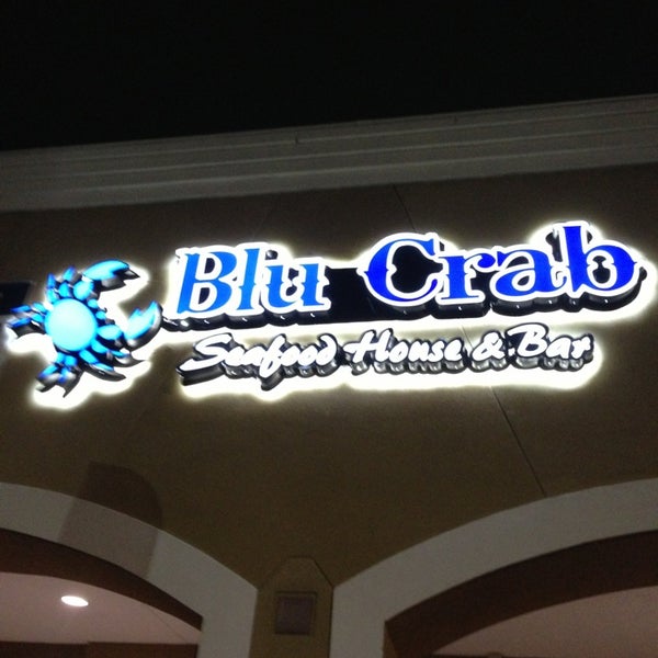 Foto diambil di The Blu Crab Seafood House &amp; Bar oleh Yolanda W. pada 3/9/2013