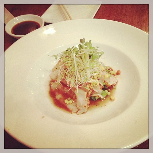 Foto diambil di Ginza Japanese Restaurant oleh Ashley C. pada 3/18/2013