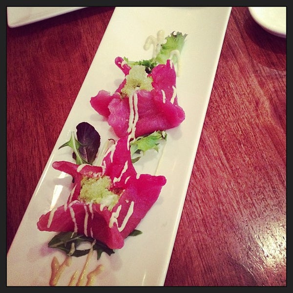 Photo prise au Ginza Japanese Restaurant par Ashley C. le3/18/2013