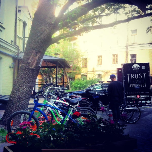 รูปภาพถ่ายที่ DRUZI cafe &amp; bar โดย Ira K. เมื่อ 5/12/2013