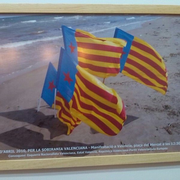 Photo taken at La República Valenciana, cau d&#39;encontre by Diplomatari R. on 7/16/2013