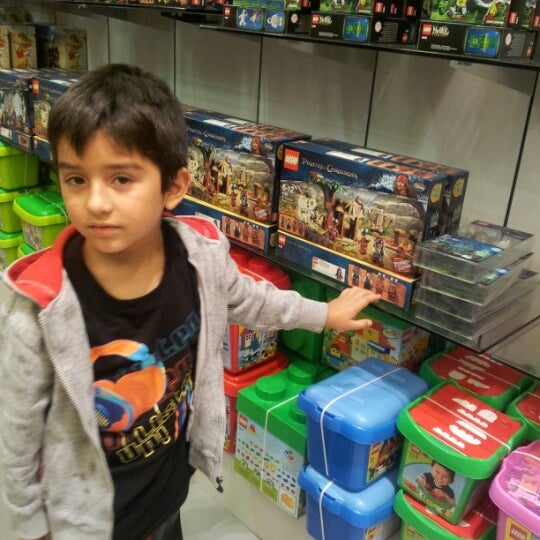 lego mall plaza vespucio