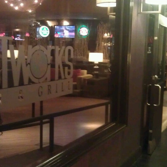 3/30/2013にNick K.がNetworks Bar &amp; Grillで撮った写真